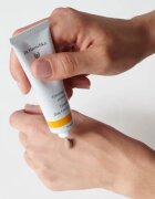 Dr. Hauschka Facial Care Tinted Day Cream cremă hidratantă nuanțatoare ziua 30 ml