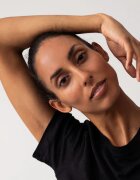 Dr. Hauschka Make-Up Foundation make-up cu textura usoara culoare 05 nutmeg 30 ml