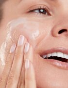 Elemis Dynamic Resurfacing Facial Wash gel de curățare cu efect de netezire 200 ml