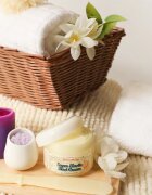 Elizavecca Milky Piggy Super Elastic Bust Cream crema ce ofera fermitate bustului cu colagen 100 g
