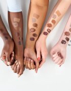 essence baby got bronze autobronzant stick culoare 40 Hazelnut Hug 5.5 g