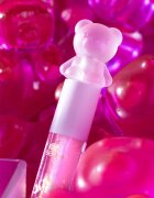 essence Beary much! ulei pentru buze cu particule stralucitoare culoare 01 RaspBeary Kiss 2.8 ml