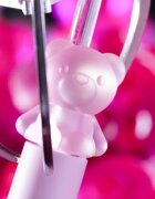essence Beary much! ulei pentru buze cu particule stralucitoare culoare 01 RaspBeary Kiss 2.8 ml