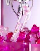 essence Beary much! ulei pentru buze cu particule stralucitoare culoare 01 RaspBeary Kiss 2.8 ml