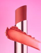 essence Blur Soufflé balsam de buze colorat cu efect matifiant culoare 01 Nude Beige 3 g