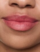 essence Blur Soufflé balsam de buze colorat cu efect matifiant culoare 03 Nude Peach 3 g