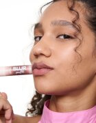 essence Blur Soufflé balsam de buze colorat cu efect matifiant culoare 06 Nude Cocoa 3 g