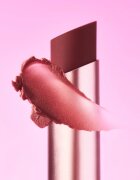 essence Blur Soufflé balsam de buze colorat cu efect matifiant culoare 06 Nude Cocoa 3 g