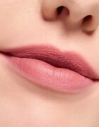 essence Blur Soufflé ruj lichid mat culoare 09 Ghost Typing 3.6 ml