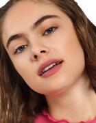 essence Blur Soufflé ruj lichid mat culoare 09 Ghost Typing 3.6 ml
