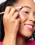 essence Brows on fleek perie curbata pentru sprancene 1 buc