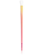 essence BRUSH IT LIKE IT'S ART blending brush perie pentru difuzarea machiajului 01 Blending Is Like Cardio For Artists 1 buc