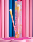 essence BRUSH IT LIKE IT'S ART eyeshadow brush pensula pentru fard de ochi 01 Throwing A Little Color 1 buc