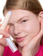 essence CC COVERstick corector cremos stick culoare 20 Purple 6 g