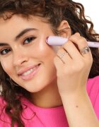 essence Double Sided Silicone Brush Burete silicon pentru machiaj 1 buc