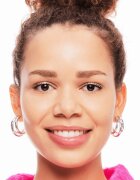 essence eye sparkle! eyeliner cu particule stralucitoare culoare 01 Sparkling Lights 4 ml