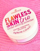essence Flawless Skin Trio pudră liberă pentru fixare 8 g