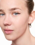 essence Flick it! contur de precizie rezistent la apă pentru ochi culoare 01 Black 0.5 ml
