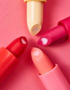 essence HEART CORE balsam de buze culoare 01 Cherry 3 g