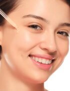 essence Hello Good Stuff! Glow-C ser stralucire cu vitamina C 30 ml