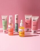 essence Hello Good Stuff! Pineapple Extract ser hidratant pentru stralucire 30 ml