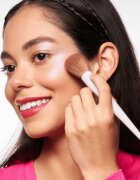 essence It's glow time perie pentru blush contur și iluminator 1 buc
