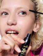 essence Lash PRINCESS TUBING rimel cu efect de gene false culoare 01 Black 12 ml