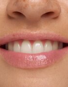 essence LIP swirl mască hidratantă pentru buze cu efect de nutritiv 8 g