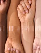 essence milky GLAZED baza hidratantă de machiaj cu efect iluminator 50 ml