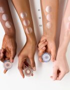 essence mono glitter umbre de pleoape cu sclipici culoare 02 Rosy Sparkle 2 g