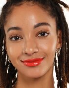 essence satin GLOW ruj cremos cu finisaj satinat culoare 07 Coral It A Day 3.5 g