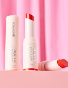 essence satin GLOW ruj cremos cu finisaj satinat culoare 07 Coral It A Day 3.5 g
