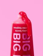 essence Say It With Juicy Big Hug lip gloss culoare 01 Poppin' Pomegranate 30 ml