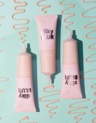 essence silky BLUR Primer pentru minimalizarea porilor cu niacinamidă 30 ml