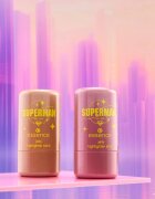essence Superman iluminator stick culoare 01 Undefeated 9.5 g