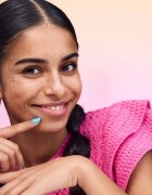 essence Superman pudra compacta pentru o piele mai luminoasa 6 g