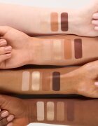 essence The Brown Edition paletă cu farduri de ochi mini 3.6 g