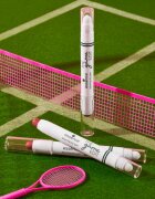 essence The Game Edit creion contur buze culoare 01 Game Set Blur! 1.45 g
