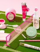 essence The Game Edit spray pentru fixare cu efect de hidratare Match Mist 50 ml