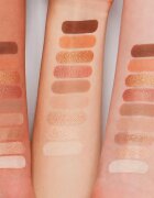 essence The Nude Edition paletă cu farduri de ochi culoare 10 Pretty in Nude 10 g