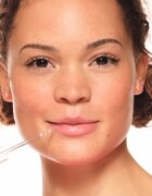 essence WHAT THE FAKE! luciu de buze transparent culoare Oh So Glassy! 4.2 ml