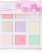 essence WHAT THE FLUFF?! paletă cu farduri de ochi culoare 01 Cotton Candy Skies 11.6 g