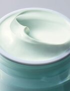 Estée Lauder DayWear Multi-Protection Anti-Oxidant 24H-Moisture Creme crema de zi protectoare pentru tenul uscat SPF 15 50 ml