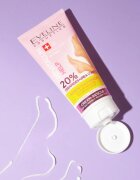 Eveline Cosmetics Revitalum crema regeneratoare si hidratanta pentru tălpile picioarelor 75 ml