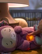 Fisher-Price Soothe'n Snuggle Purple Monkey jucărie de pluș cu melodie 1 buc
