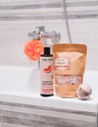 Folk & Flora Blackcurrant bombă de baie cu efect revigorant 130 g