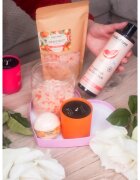 Folk & Flora Grapefruit sare de baie cu efect calmant 500 g