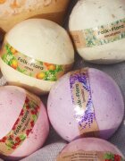 Folk & Flora Lavender bombă de baie cu efect calmant 130 g