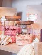 Folk & Flora Raspberry & Rose sare de baie 500 g