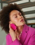 FOREO Bear™ aparat pentru tonificarea feței Fuchsia 1 buc